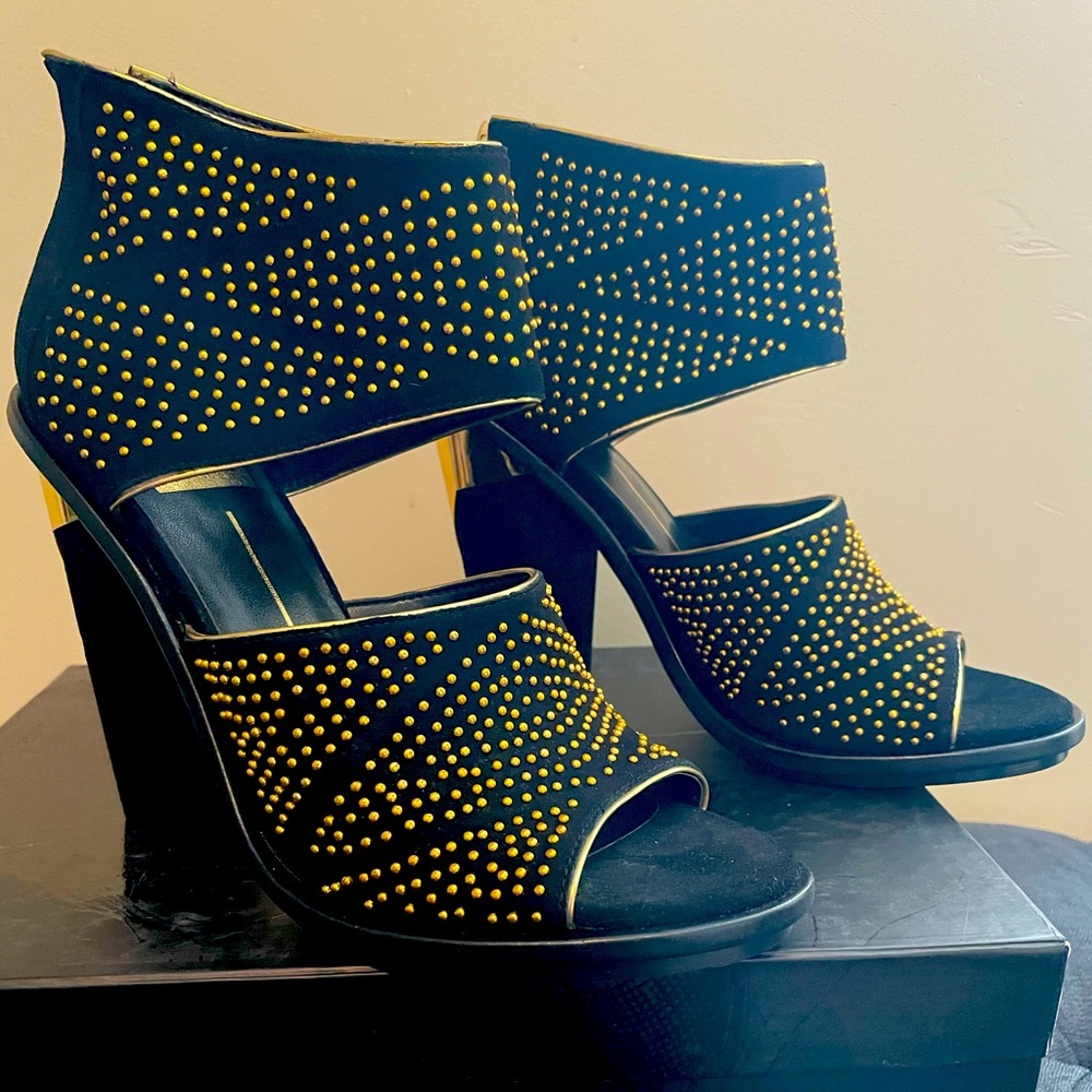 Dolce Vita Black and Gold Heels